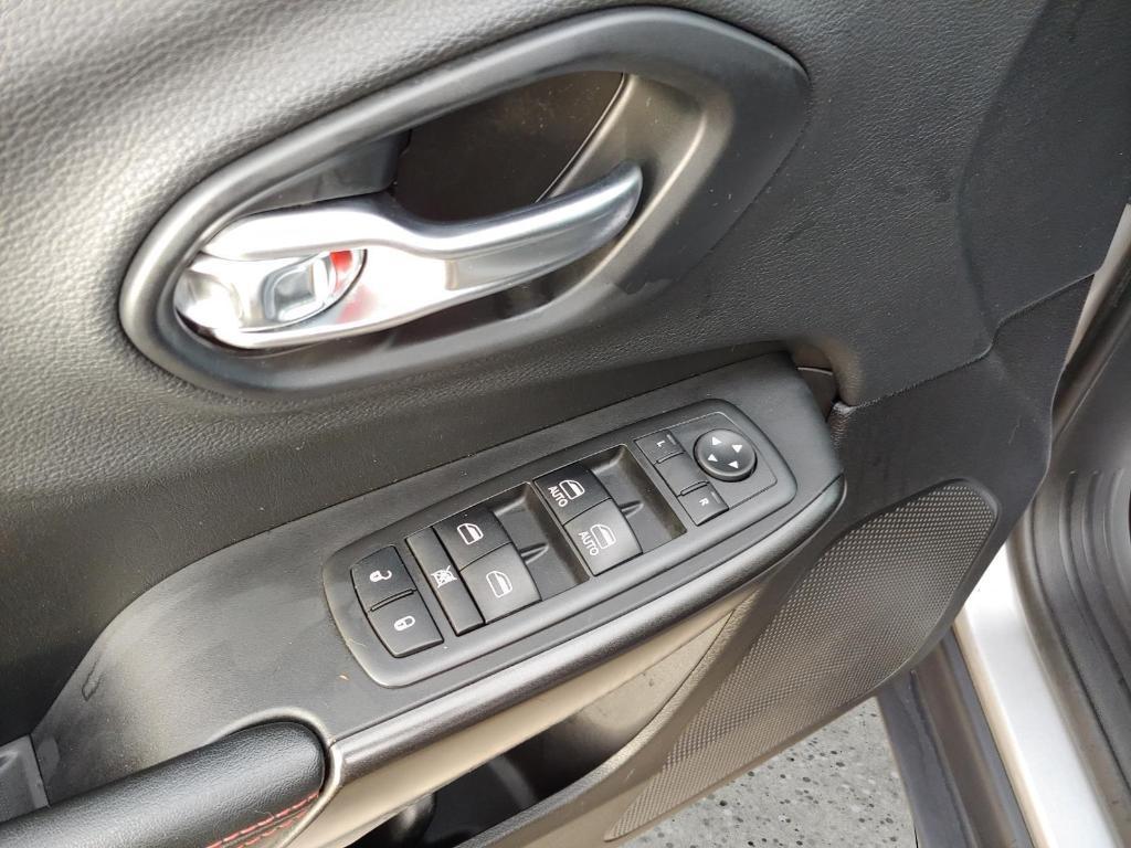 used 2019 Jeep Cherokee car, priced at $18,900