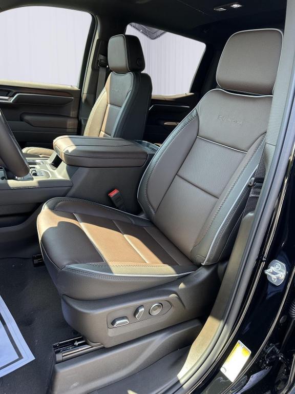 new 2025 GMC Sierra 1500 car, priced at $71,622