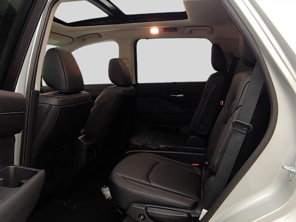 new 2025 Nissan Pathfinder car, priced at $47,279