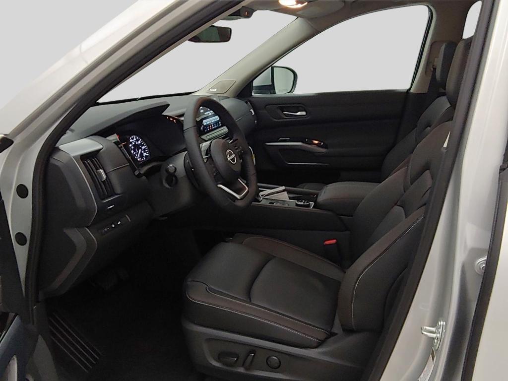 new 2025 Nissan Pathfinder car, priced at $47,279