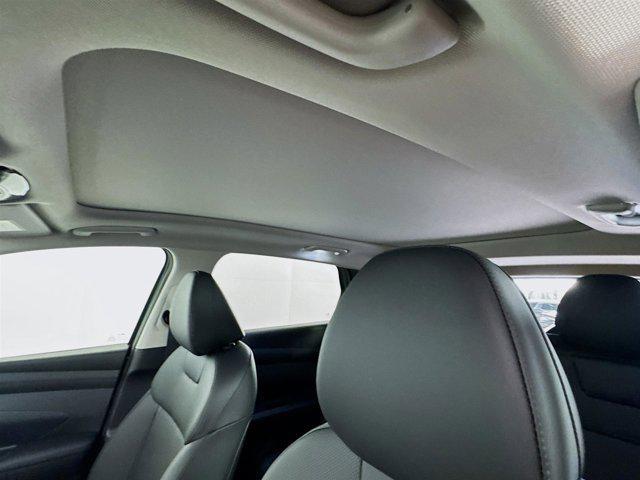 new 2025 Hyundai TUCSON Hybrid car, priced at $35,477