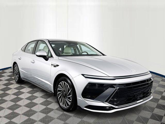 new 2025 Hyundai Sonata Hybrid car, priced at $33,070