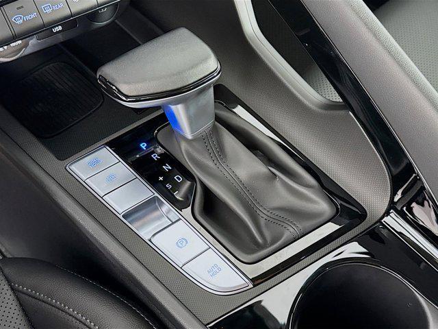 new 2025 Hyundai Elantra car, priced at $26,318