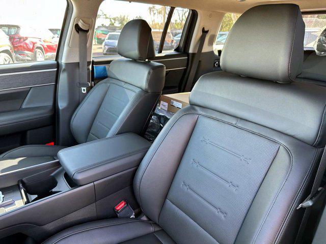 new 2025 Hyundai Santa Fe car, priced at $41,206