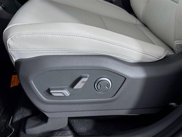 new 2025 Hyundai Santa Fe car, priced at $40,665