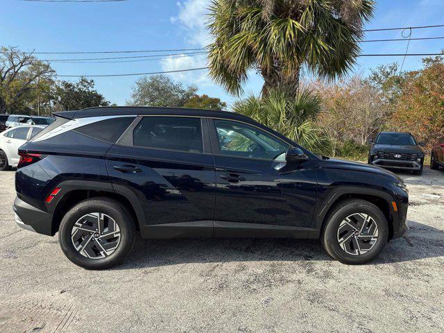 new 2025 Hyundai TUCSON Hybrid car, priced at $33,225