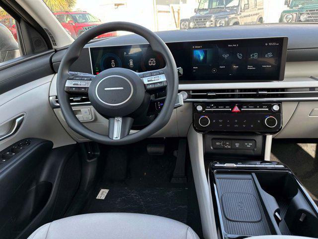new 2025 Hyundai TUCSON Hybrid car, priced at $33,225