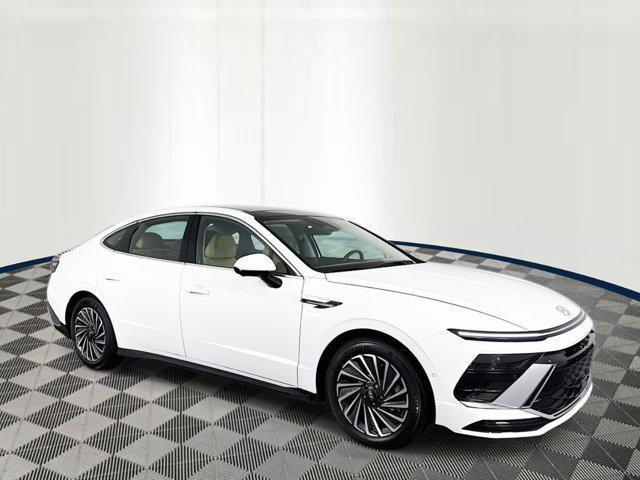 new 2025 Hyundai Sonata Hybrid car, priced at $39,985