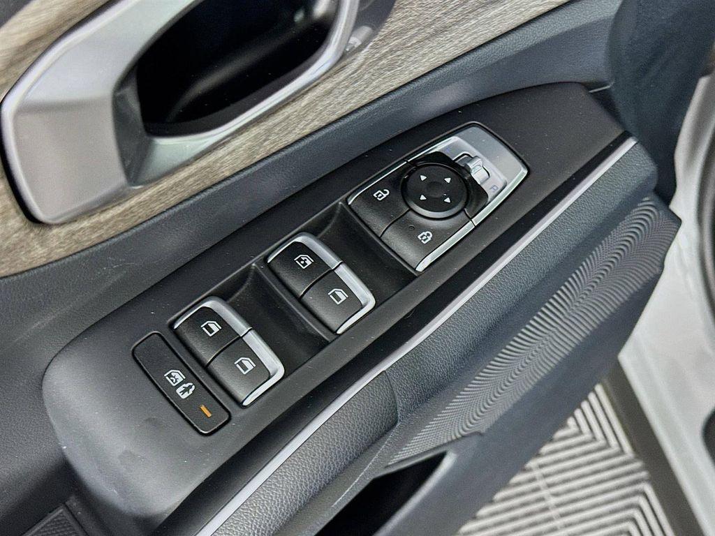 used 2023 Kia Sorento car, priced at $28,987