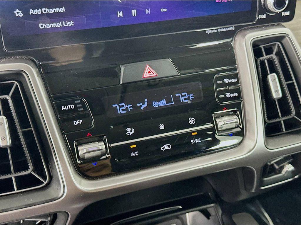 used 2023 Kia Sorento car, priced at $28,987