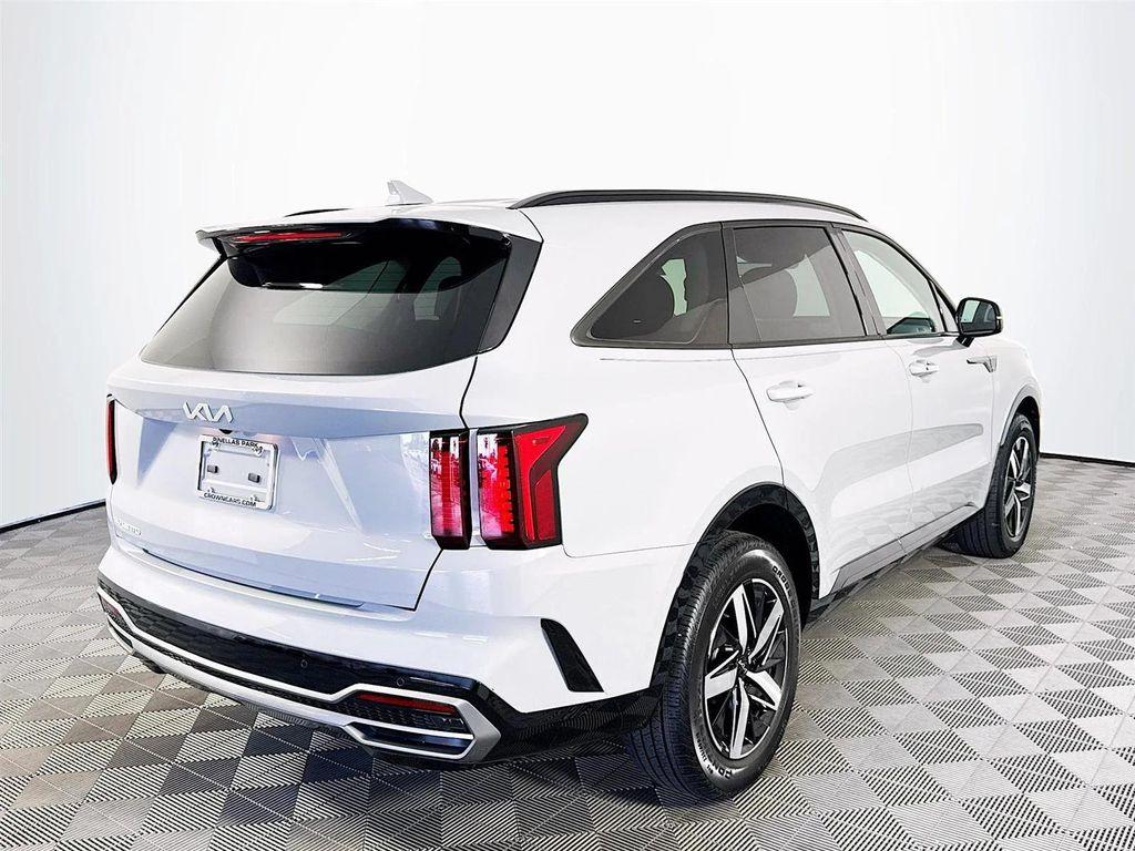 used 2023 Kia Sorento car, priced at $28,987