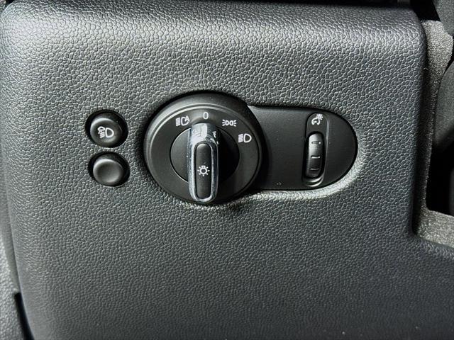 used 2022 MINI Hardtop car, priced at $20,488