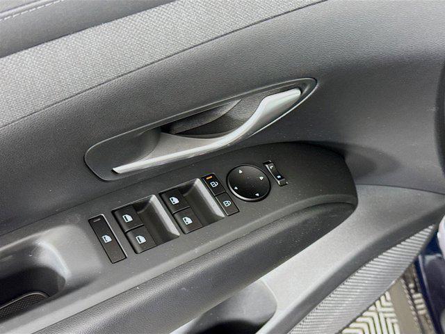 new 2025 Hyundai TUCSON Hybrid car, priced at $35,431