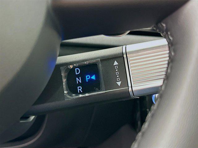 new 2025 Hyundai TUCSON Hybrid car, priced at $37,462