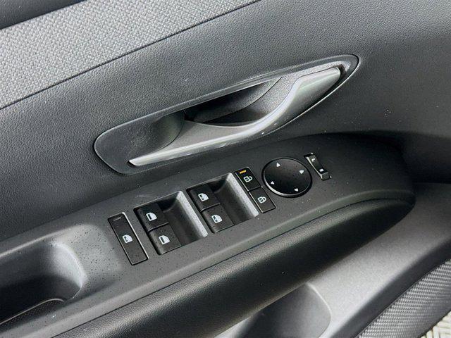 new 2025 Hyundai TUCSON Hybrid car, priced at $35,535