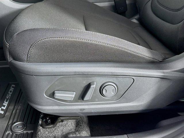 new 2025 Hyundai TUCSON Hybrid car, priced at $35,975