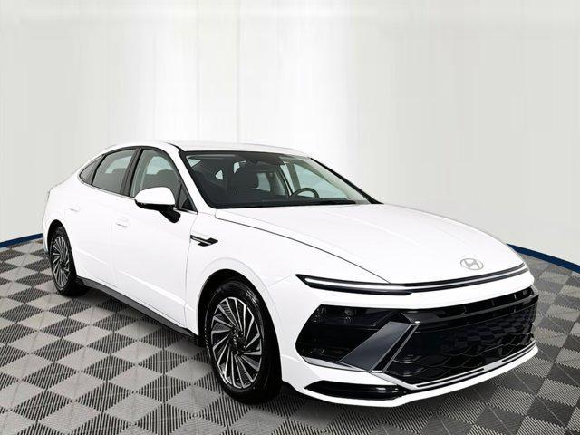 new 2025 Hyundai Sonata Hybrid car, priced at $33,570