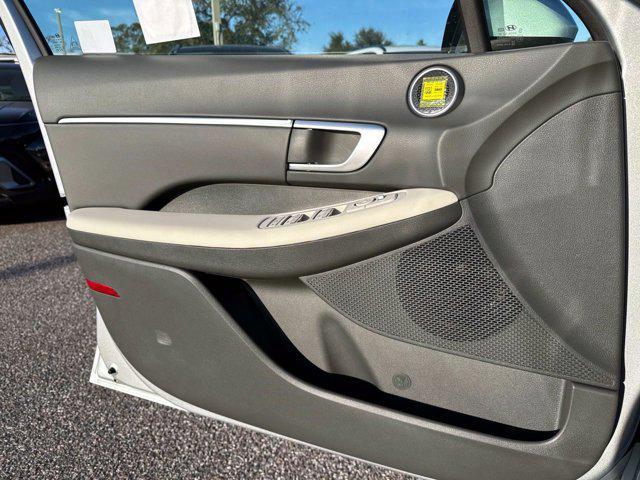 new 2025 Hyundai Sonata Hybrid car, priced at $30,237