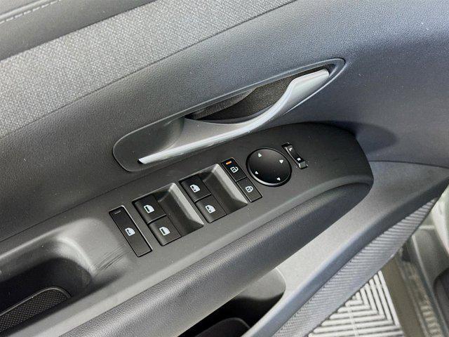 new 2025 Hyundai TUCSON Hybrid car, priced at $37,431