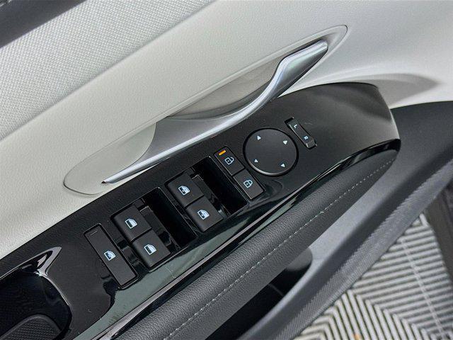 new 2025 Hyundai TUCSON Hybrid car, priced at $43,395