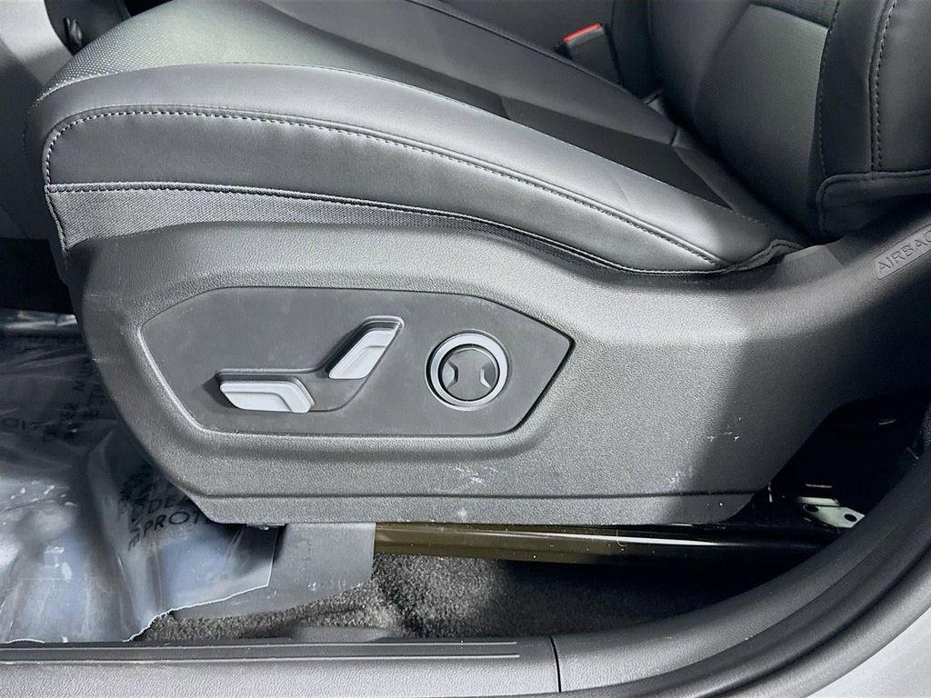 used 2024 Hyundai Santa Fe car, priced at $29,987