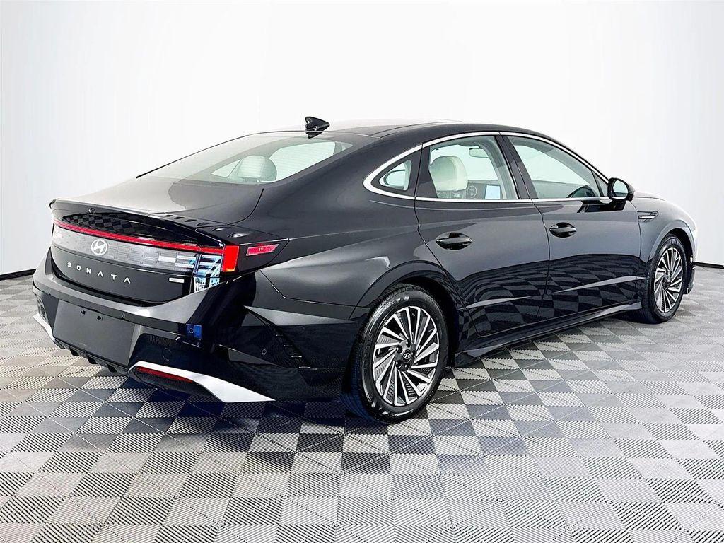 used 2024 Hyundai Sonata Hybrid car, priced at $31,388