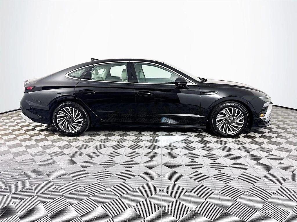used 2024 Hyundai Sonata Hybrid car, priced at $31,388