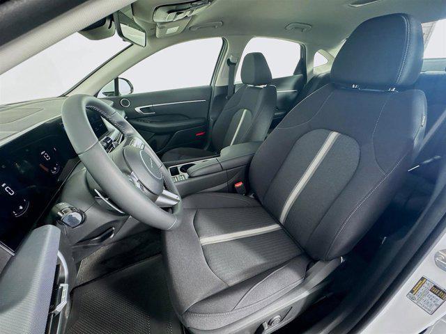 new 2025 Hyundai Sonata Hybrid car, priced at $31,655