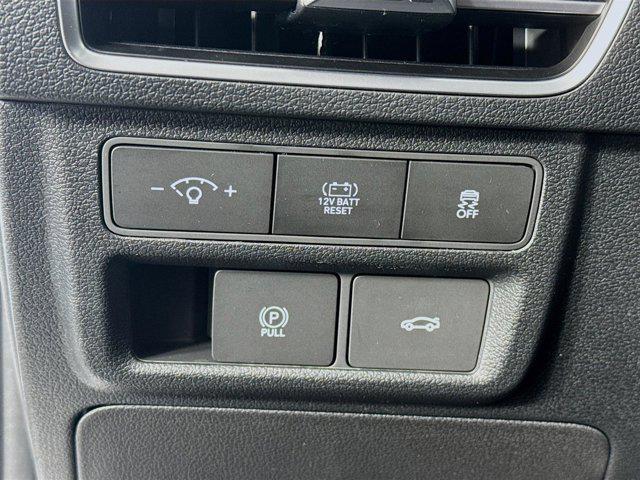 new 2025 Hyundai Sonata Hybrid car, priced at $31,655