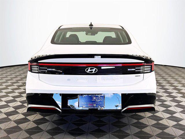new 2025 Hyundai Sonata Hybrid car, priced at $31,655