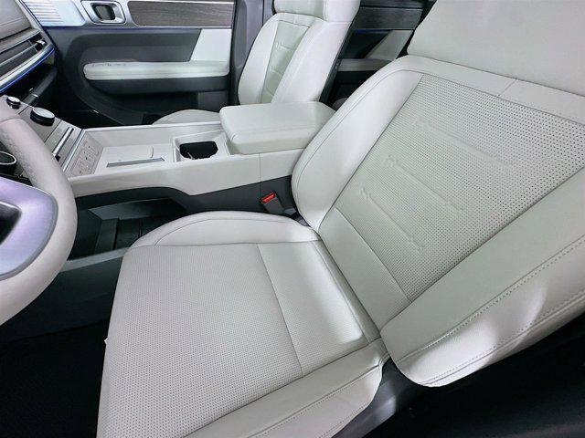 new 2025 Hyundai Santa Fe car, priced at $44,587