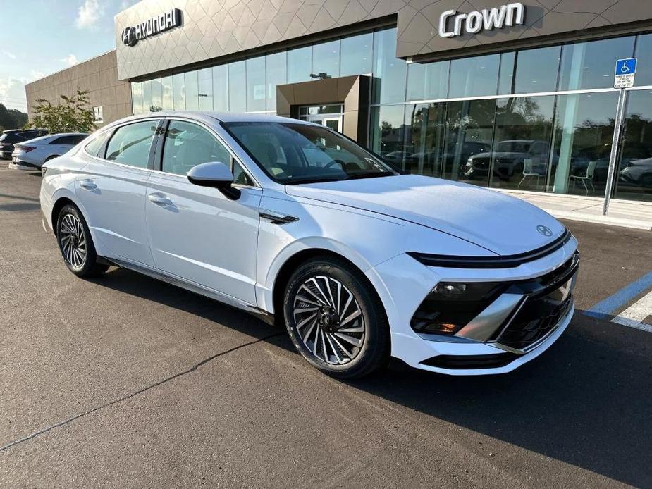 new 2024 Hyundai Sonata Hybrid car, priced at $31,640