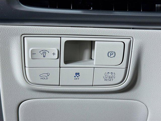 new 2025 Hyundai TUCSON Hybrid car, priced at $39,034