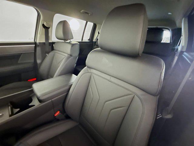 new 2025 Hyundai Santa Fe car, priced at $40,134