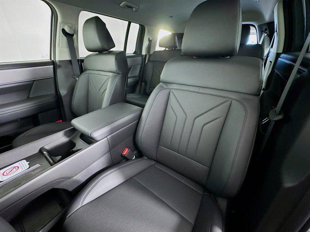new 2025 Hyundai Santa Fe car, priced at $38,278