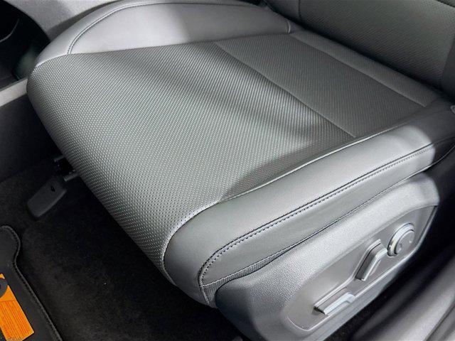 new 2025 Hyundai Santa Fe car, priced at $38,278