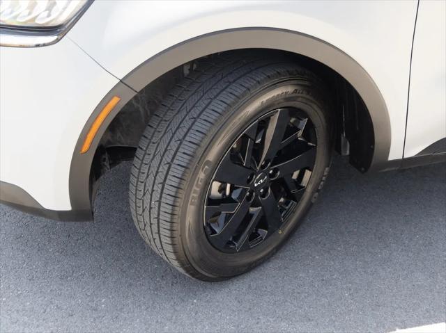 used 2023 Kia Sorento car, priced at $31,995