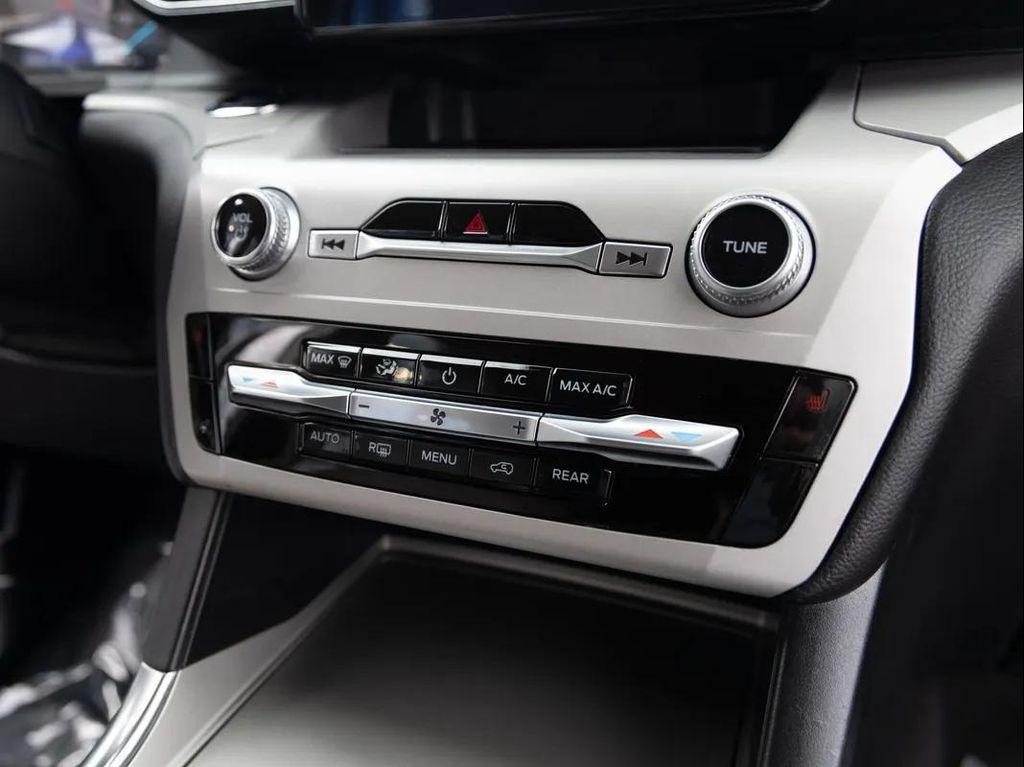 used 2023 Ford Explorer car, priced at $30,995