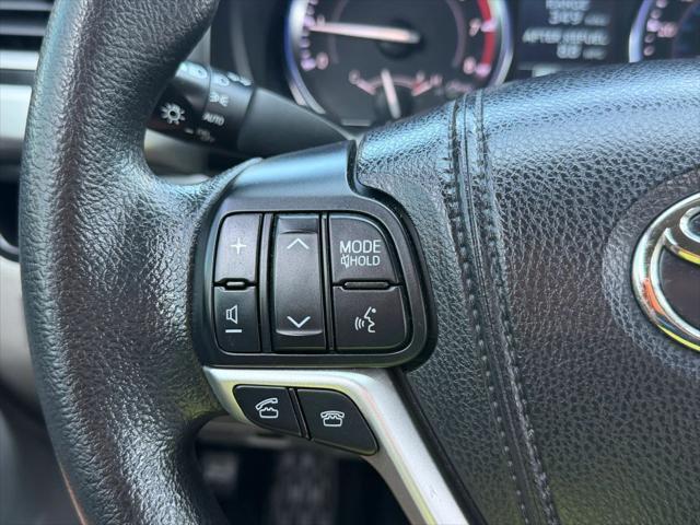 used 2015 Toyota Highlander car, priced at $14,900