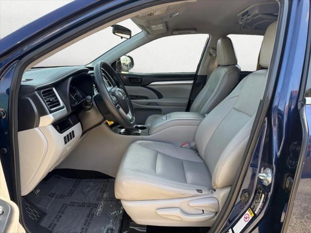 used 2015 Toyota Highlander car, priced at $14,900