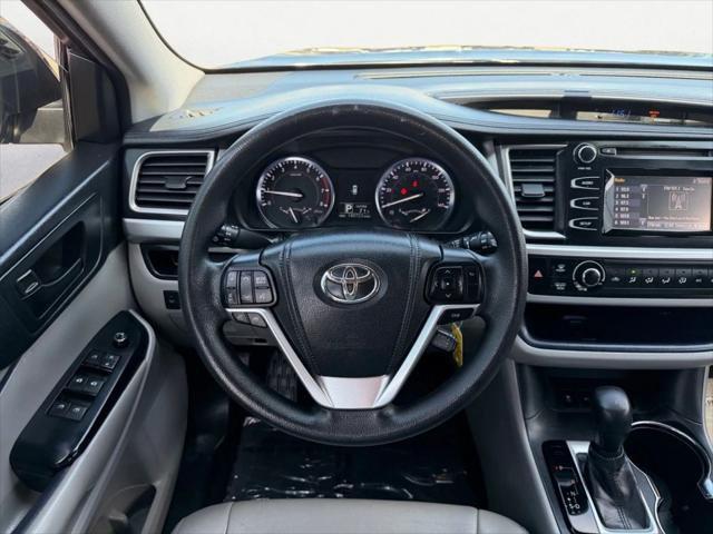 used 2015 Toyota Highlander car, priced at $14,900