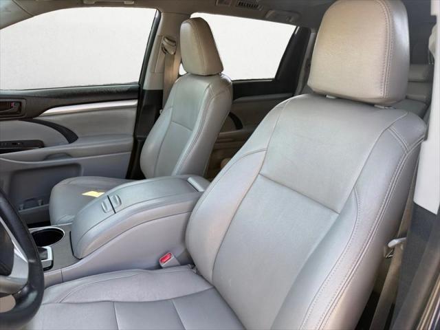 used 2015 Toyota Highlander car, priced at $14,900