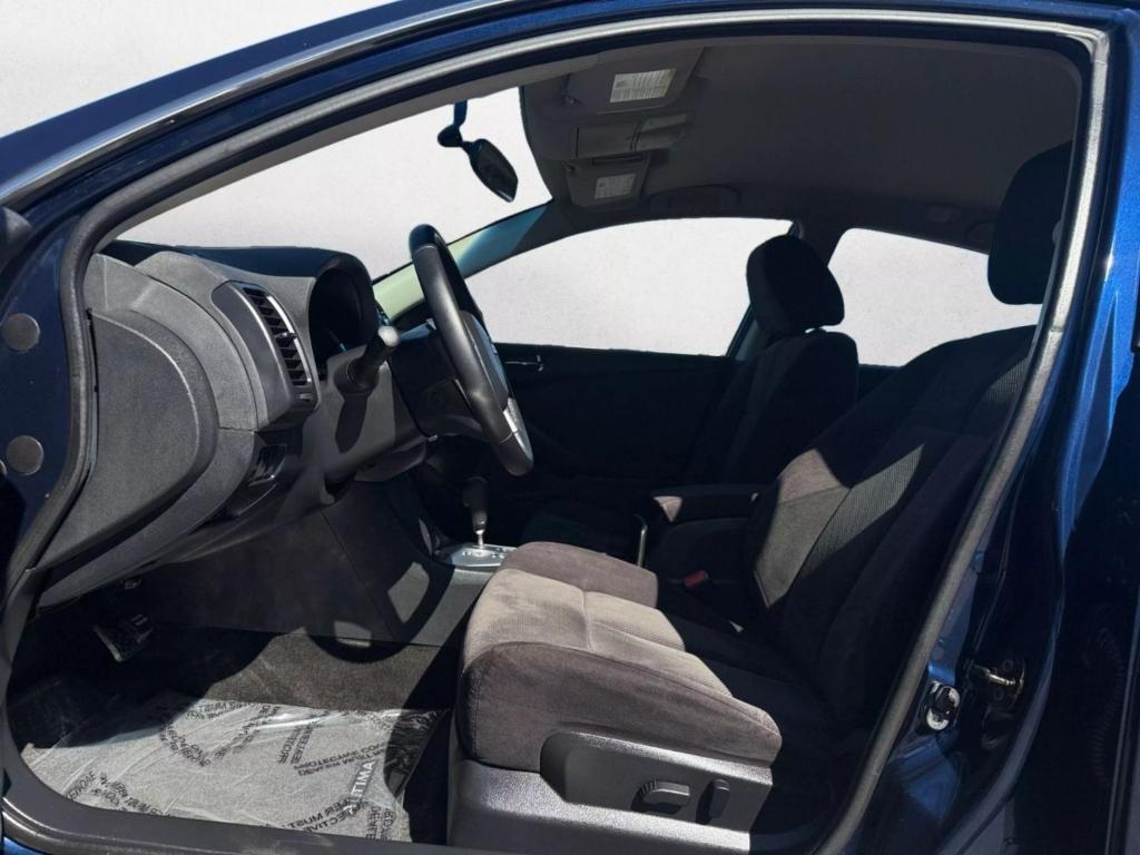 used 2009 Nissan Altima car, priced at $8,900