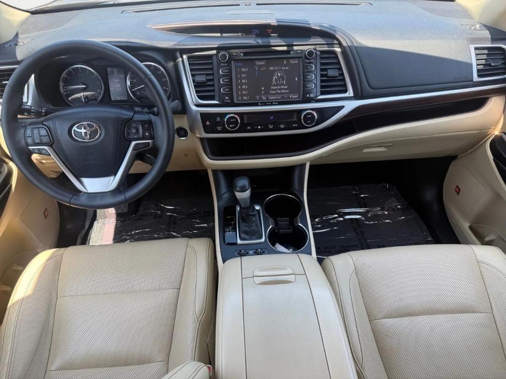 used 2016 Toyota Highlander car, priced at $23,900