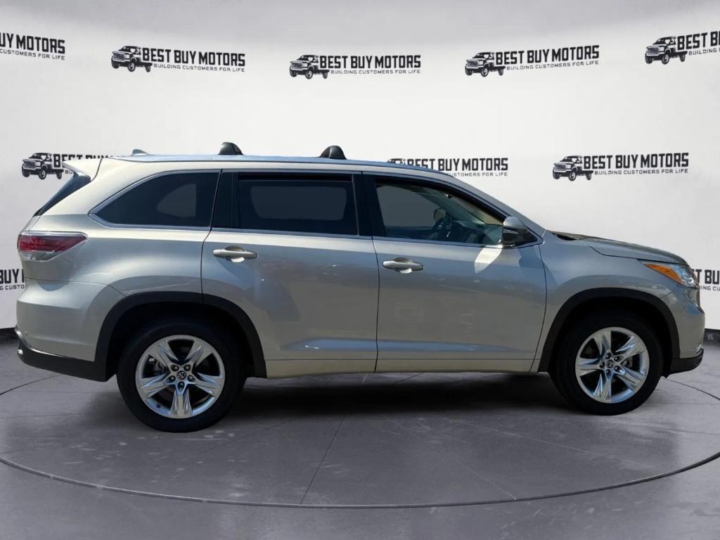 used 2016 Toyota Highlander car, priced at $23,900