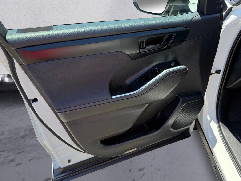 used 2020 Toyota Highlander car, priced at $23,900