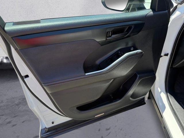 used 2020 Toyota Highlander car, priced at $24,000