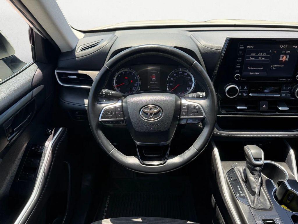 used 2020 Toyota Highlander car, priced at $23,900