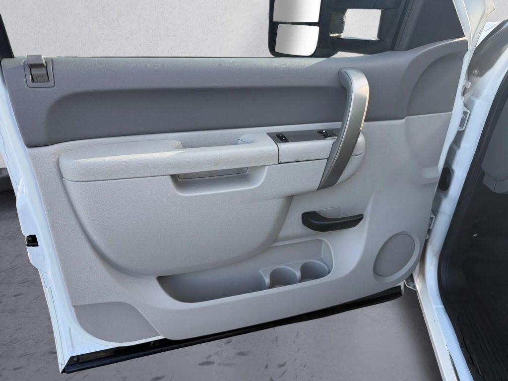 used 2014 GMC Sierra 2500 car, priced at $15,900