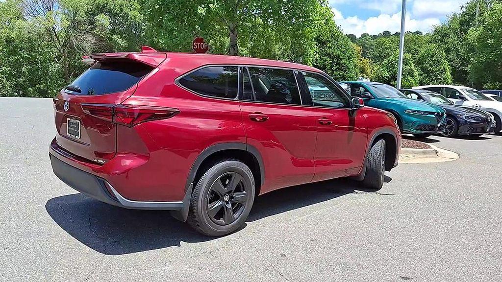 used 2021 Toyota Highlander car, priced at $25,799